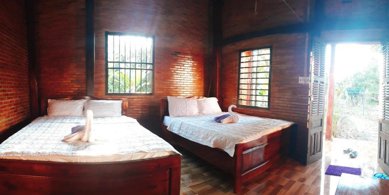 Lodge Cat Tien Farmer Quan Tom